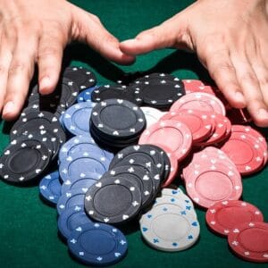Como fazer apostas no Poker: Aumente seu repertório de jogadas