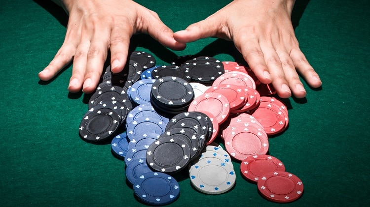 Como fazer apostas no Poker: Aumente seu repertório de jogadas