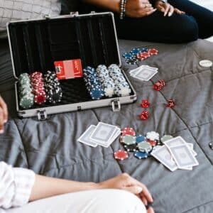 Como identificar e explorar jogadores fracos no poker